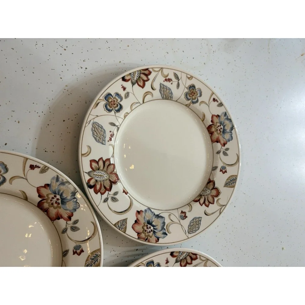 Queen's Earthenware 10 3/4